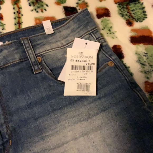 Shorts - Picture 2 of 3